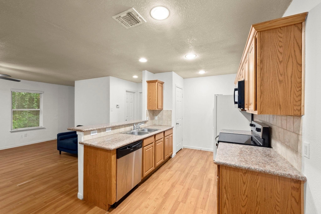 16803 Crestmont - Photo 9