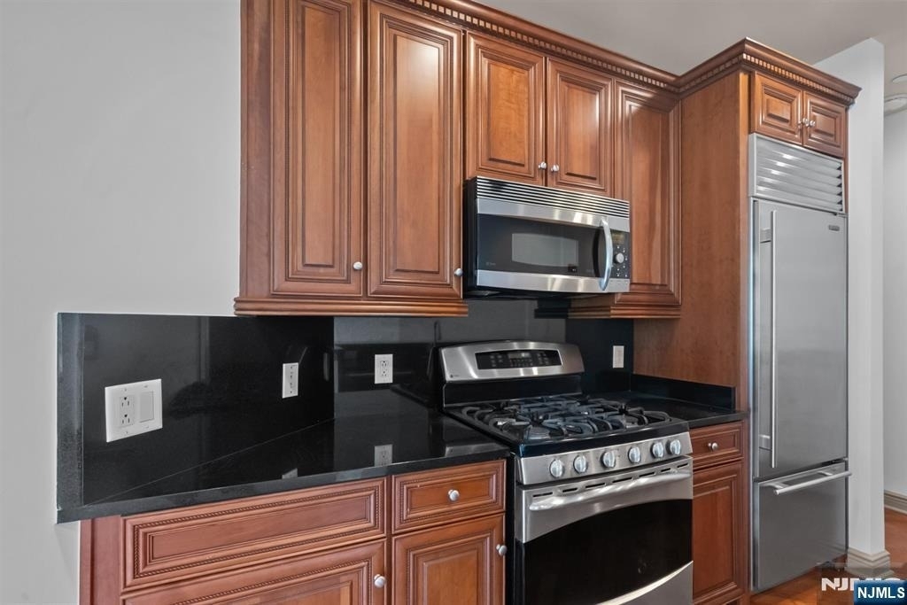 7400 River - Photo 8