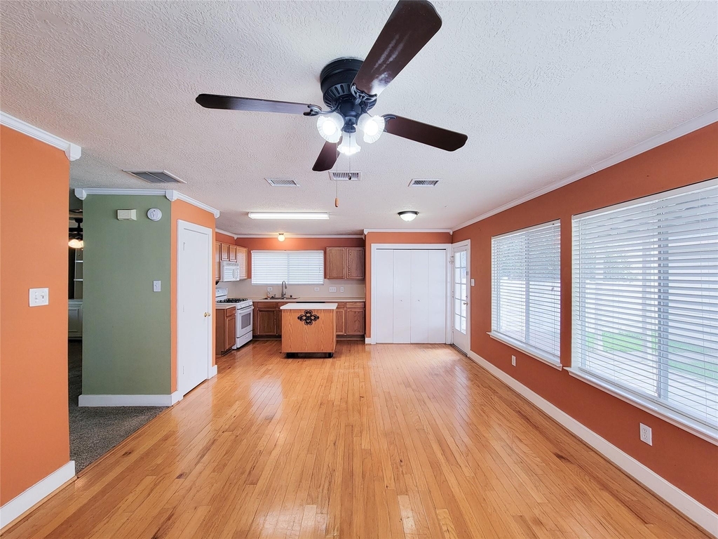 9607 Farrell Drive - Photo 12