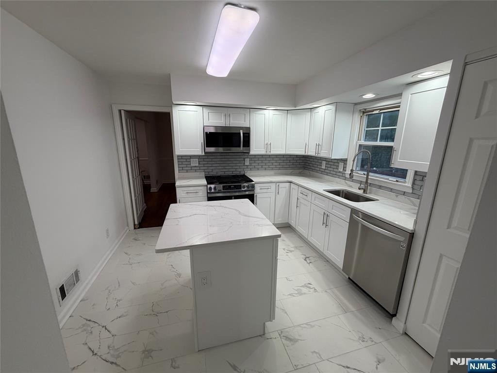 225 Hillside - Photo 4