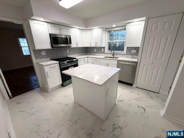 225 Hillside - Photo 3