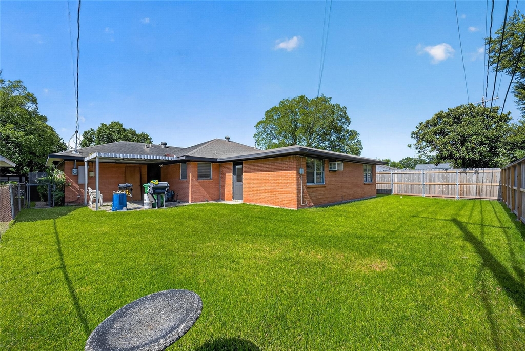 6131 Birdwood Road - Photo 20