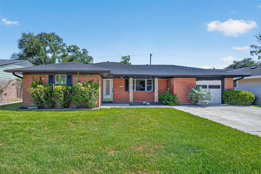 6131 Birdwood Road - Photo 0