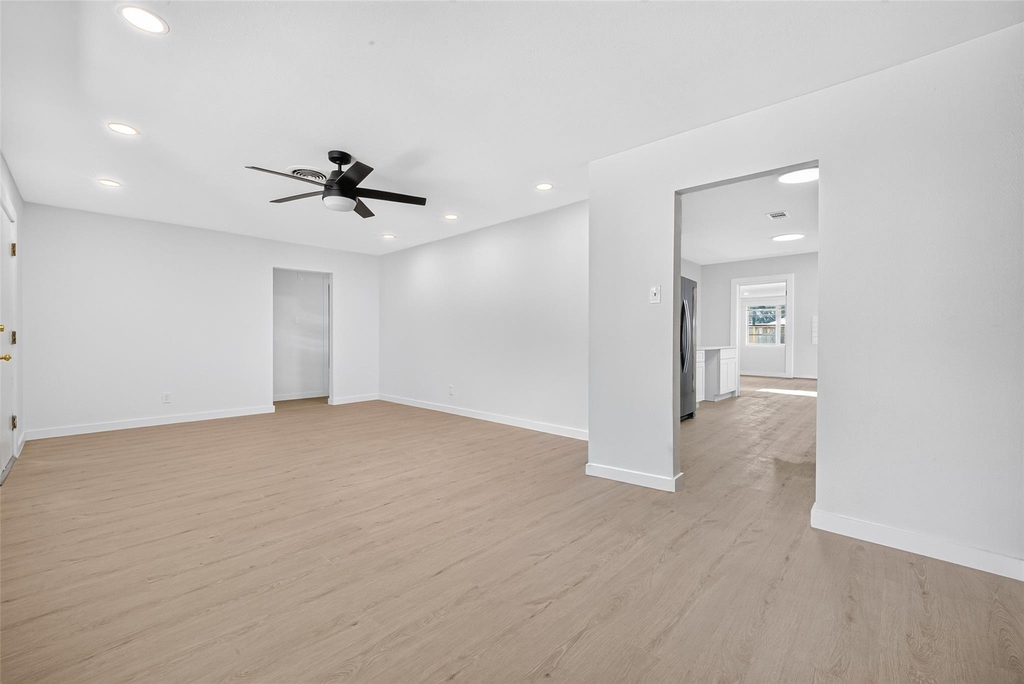6131 Birdwood Road - Photo 3