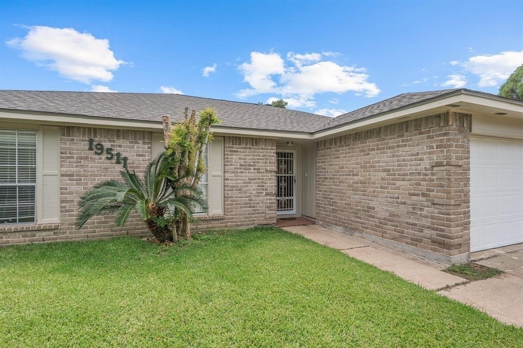 19511 Westhaven Drive - Photo 2