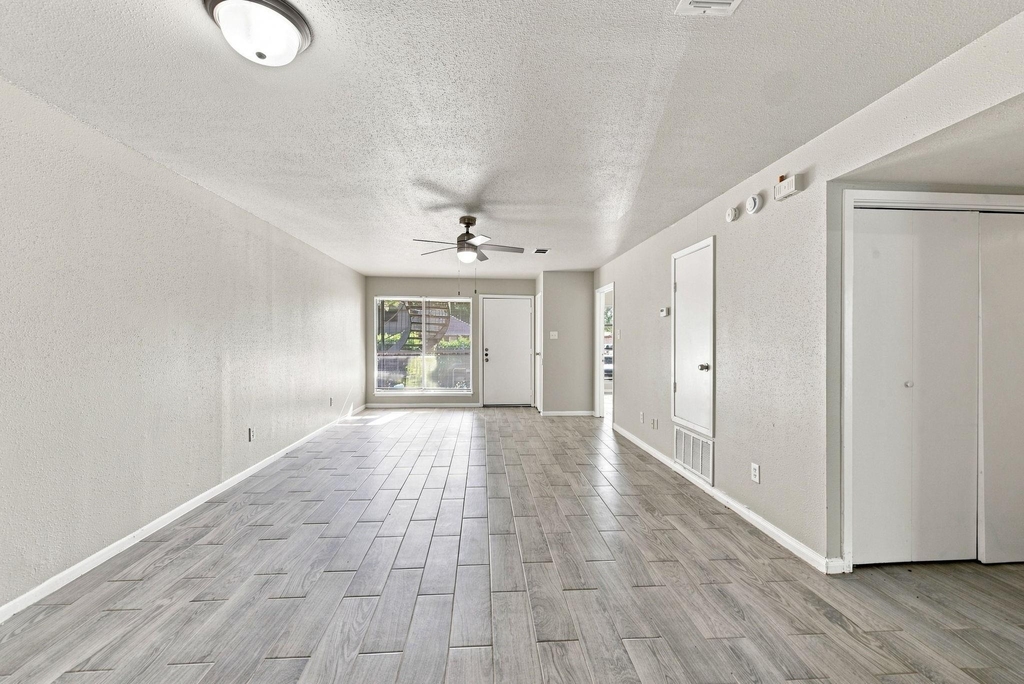 4023 Briarglen Drive - Photo 3