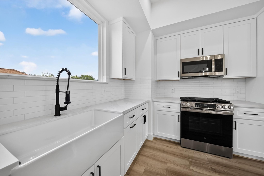 2421 Harrington Street - Photo 18