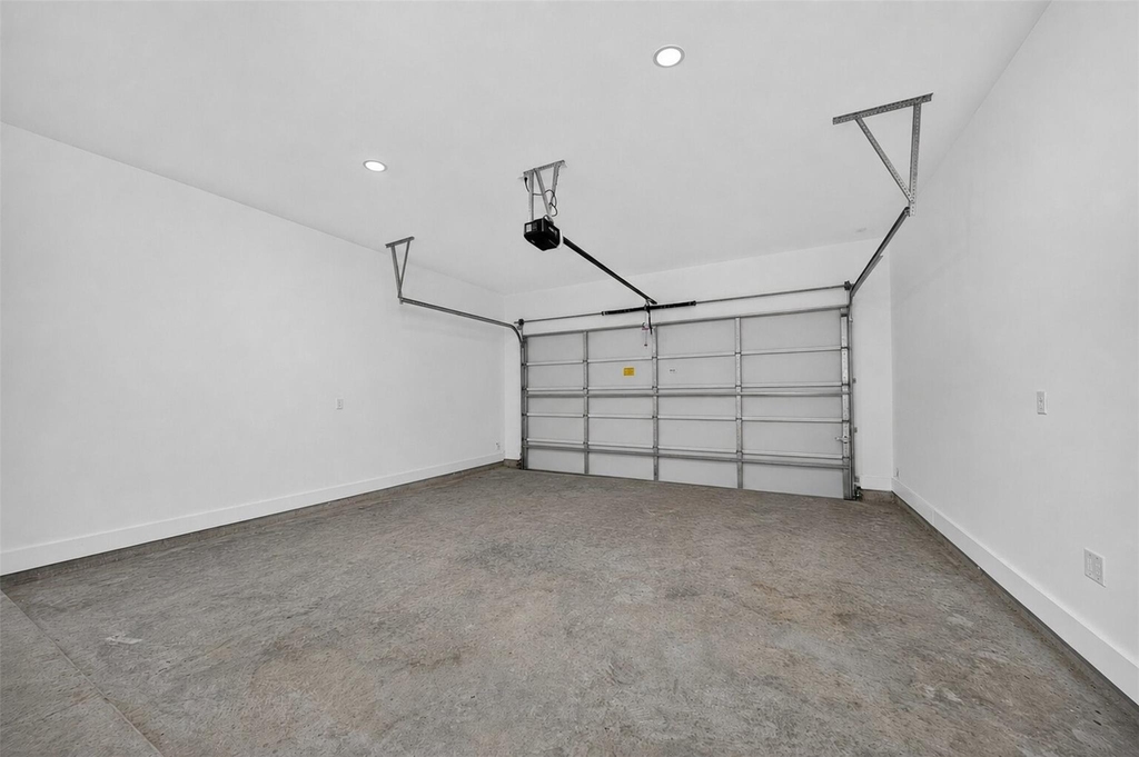 2421 Harrington Street - Photo 38