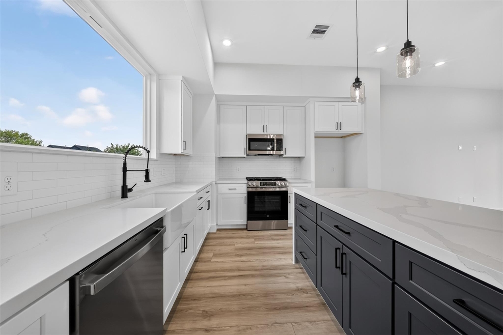 2421 Harrington Street - Photo 17