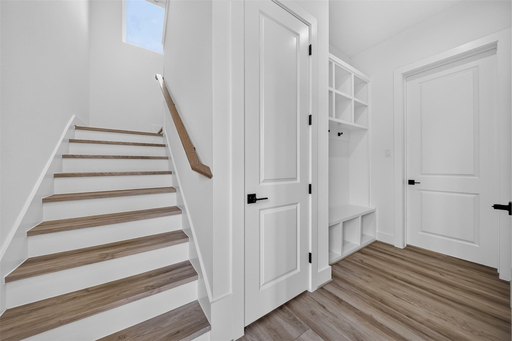 2421 Harrington Street - Photo 3