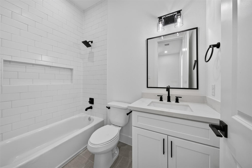2421 Harrington Street - Photo 32