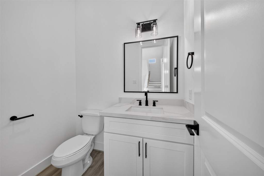 2421 Harrington Street - Photo 23