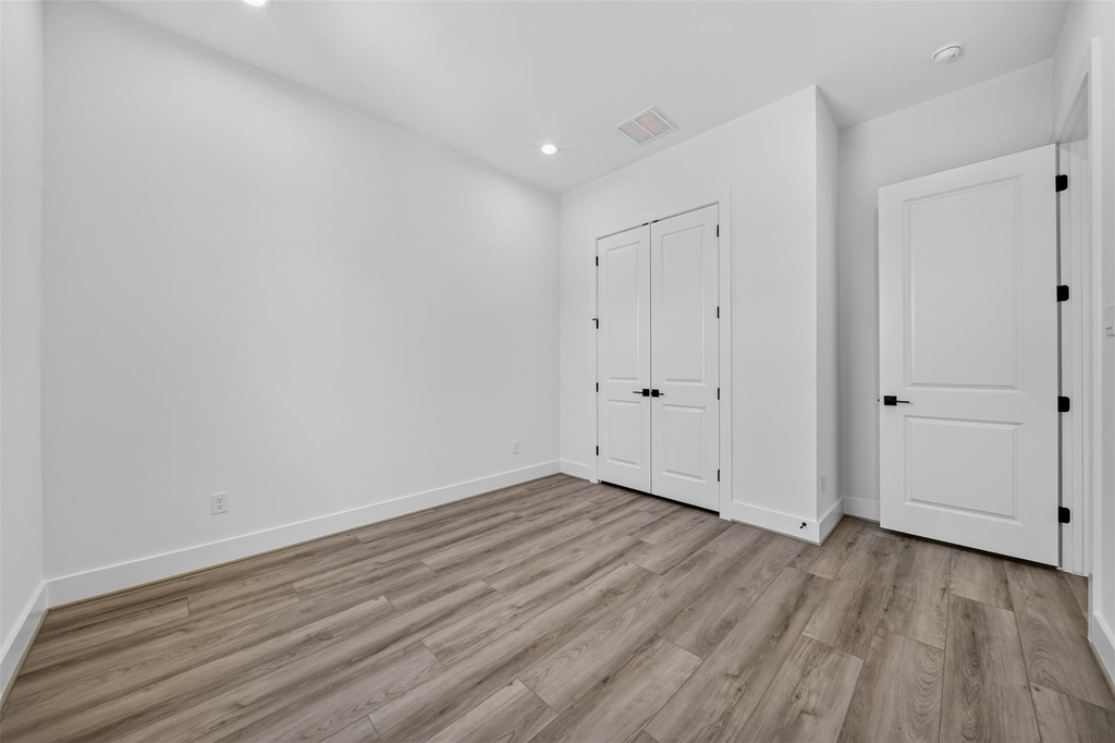2421 Harrington Street - Photo 28