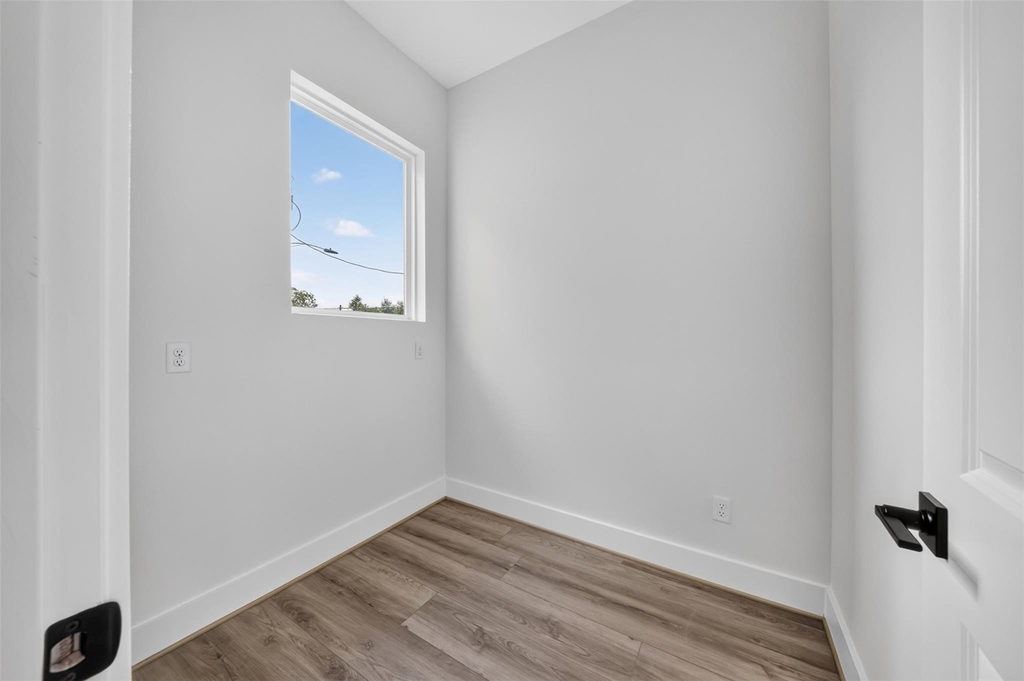 2421 Harrington Street - Photo 24