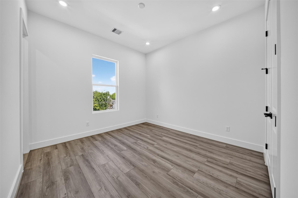 2421 Harrington Street - Photo 31