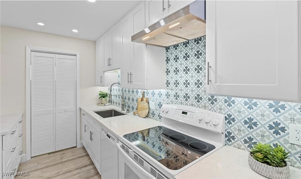 788 Park Shore Drive - Photo 4