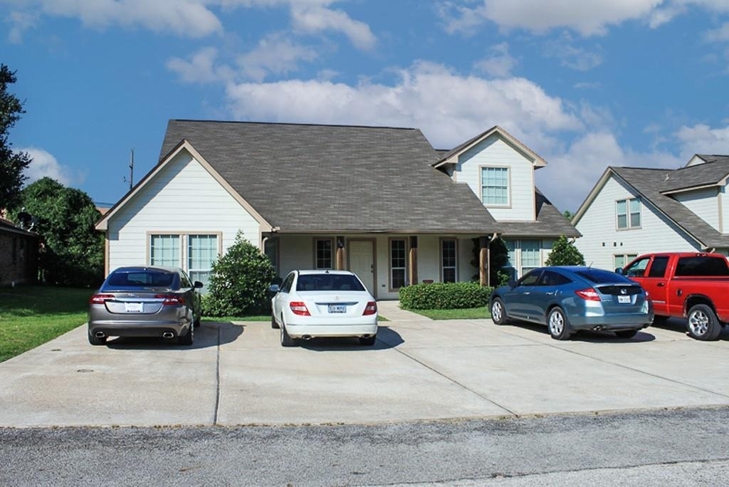 603 Wades Way - Photo 0
