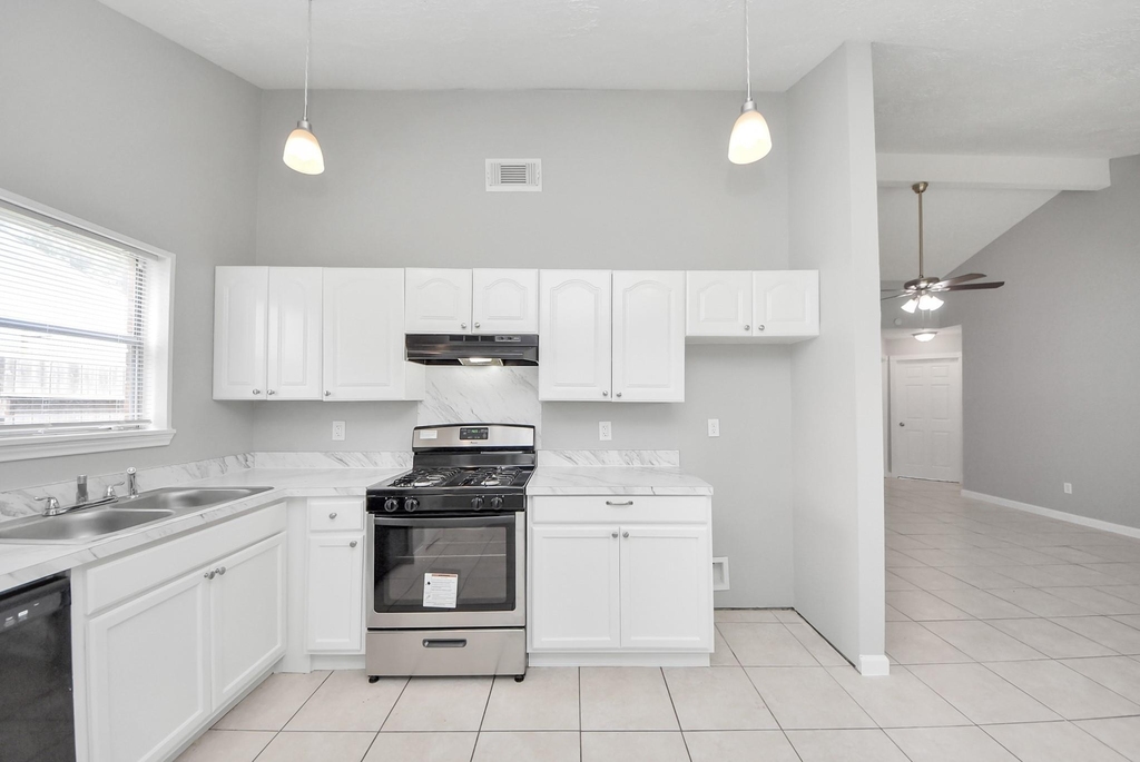 10603 Thorncliff Drive - Photo 9