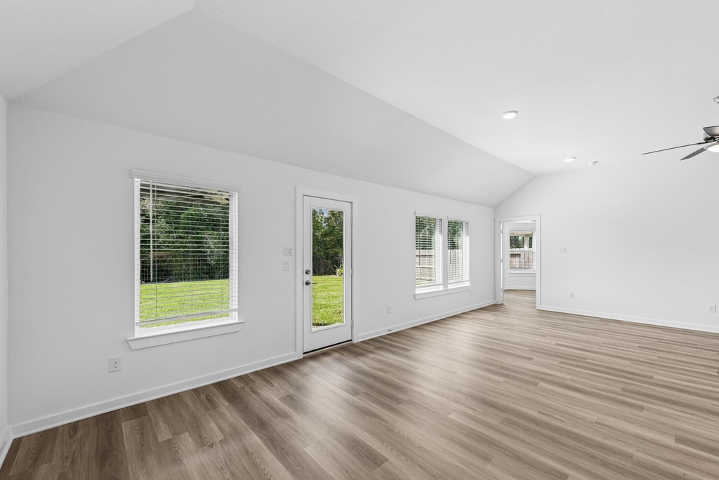 5706 Sunland Trail - Photo 3