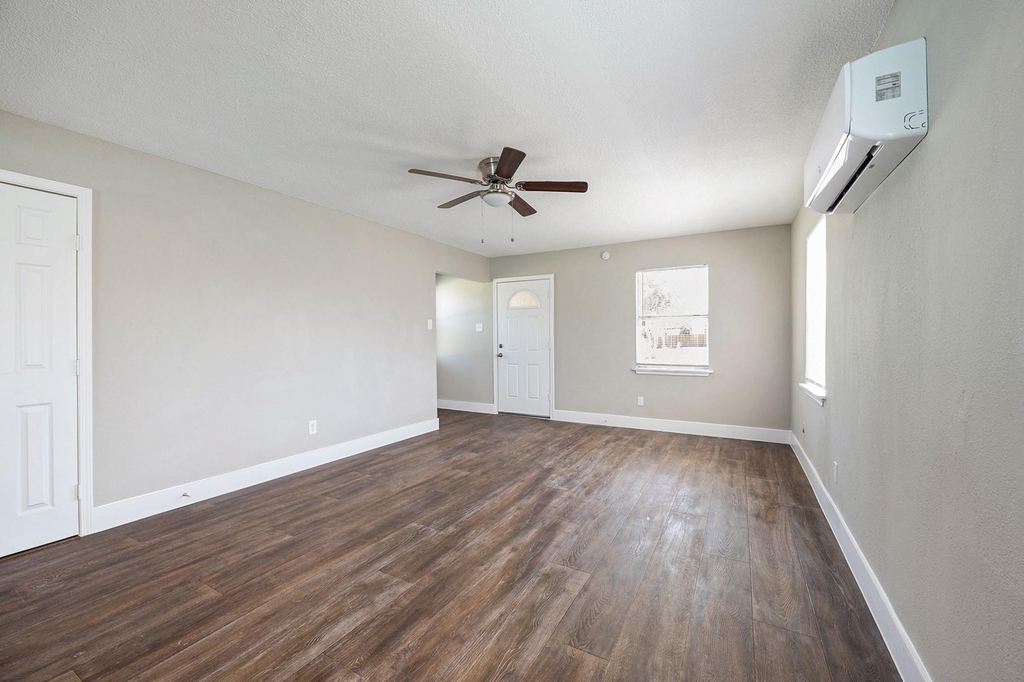 517 Center Street - Photo 8