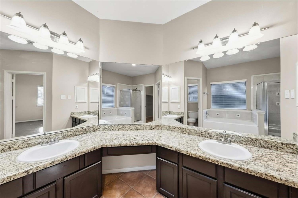 1011 Wentworth Drive - Photo 8