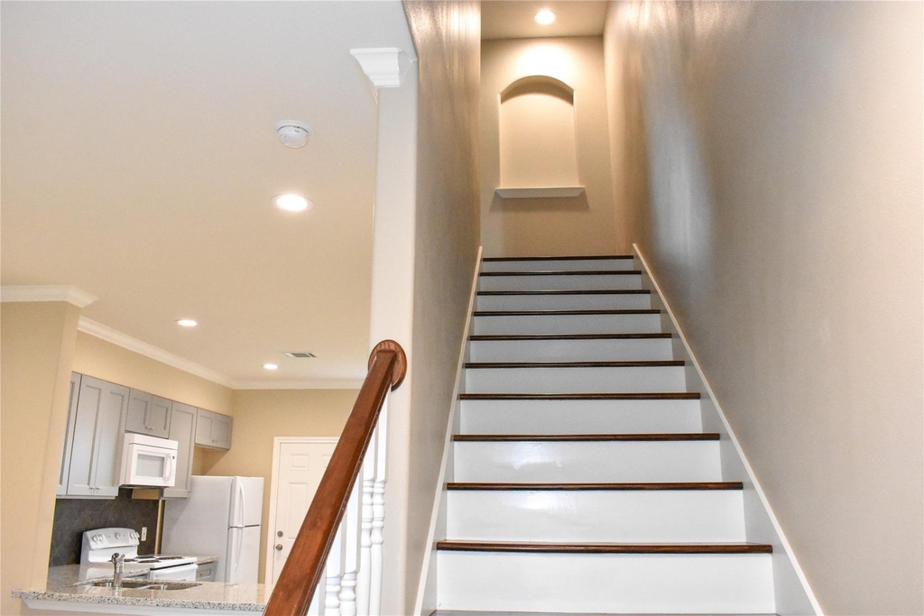4746 3rd - Photo 5