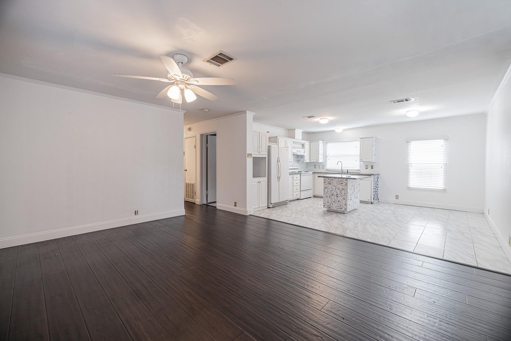 11738 Greencanyon Drive - Photo 3