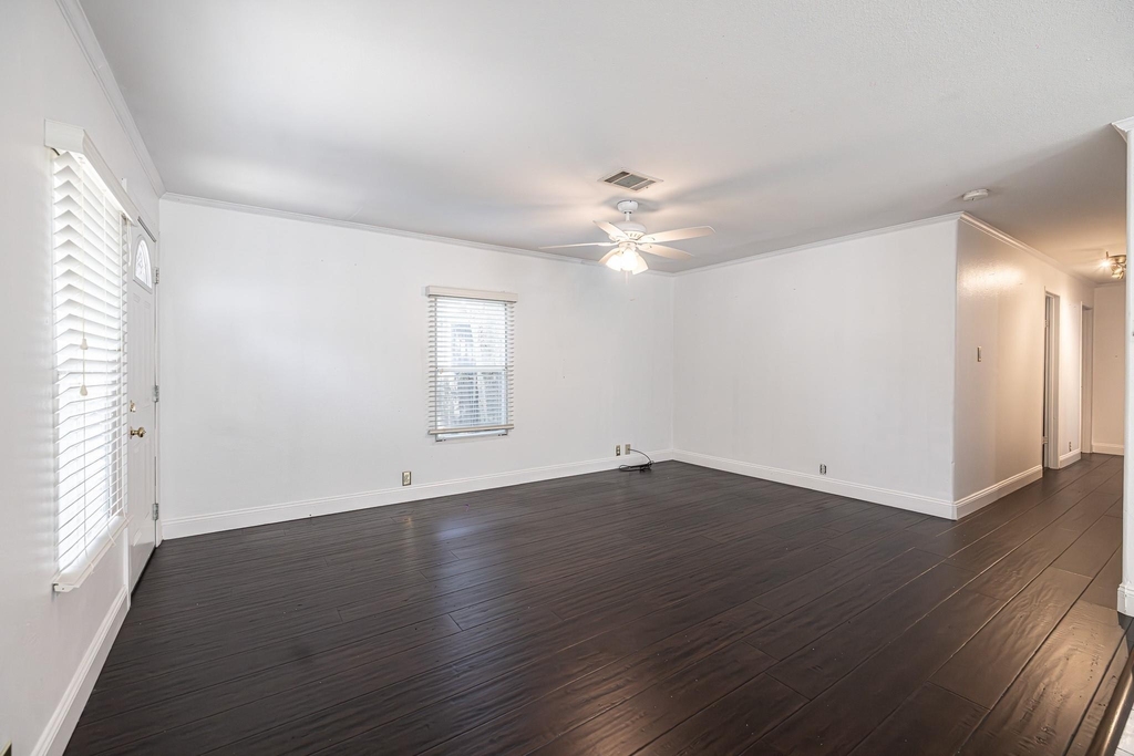 11738 Greencanyon Drive - Photo 4