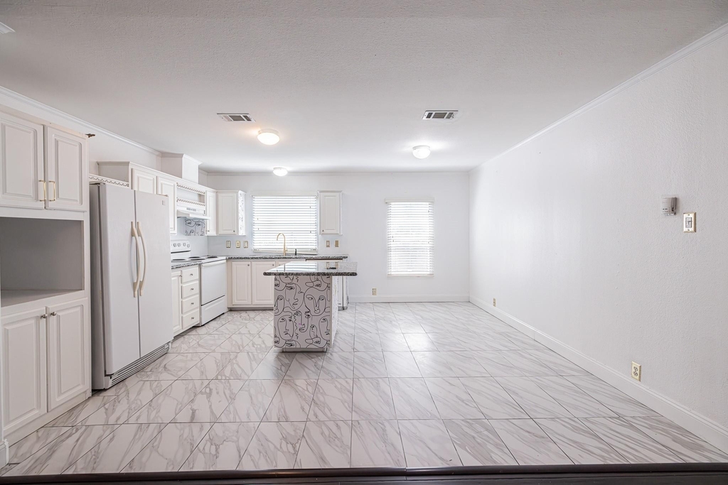 11738 Greencanyon Drive - Photo 8