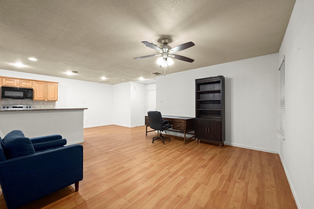 16807 Crestmont - Photo 12