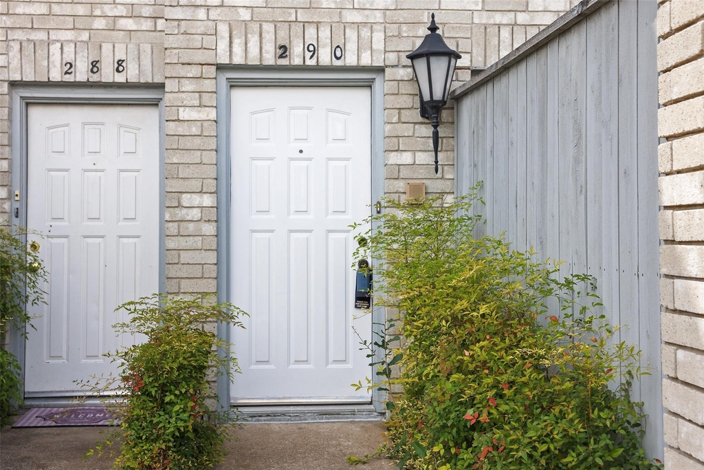 290 Wilcrest Drive - Photo 1