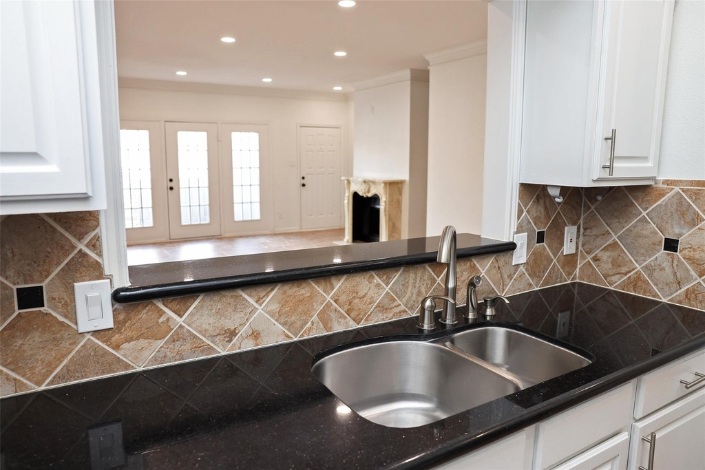 290 Wilcrest Drive - Photo 8