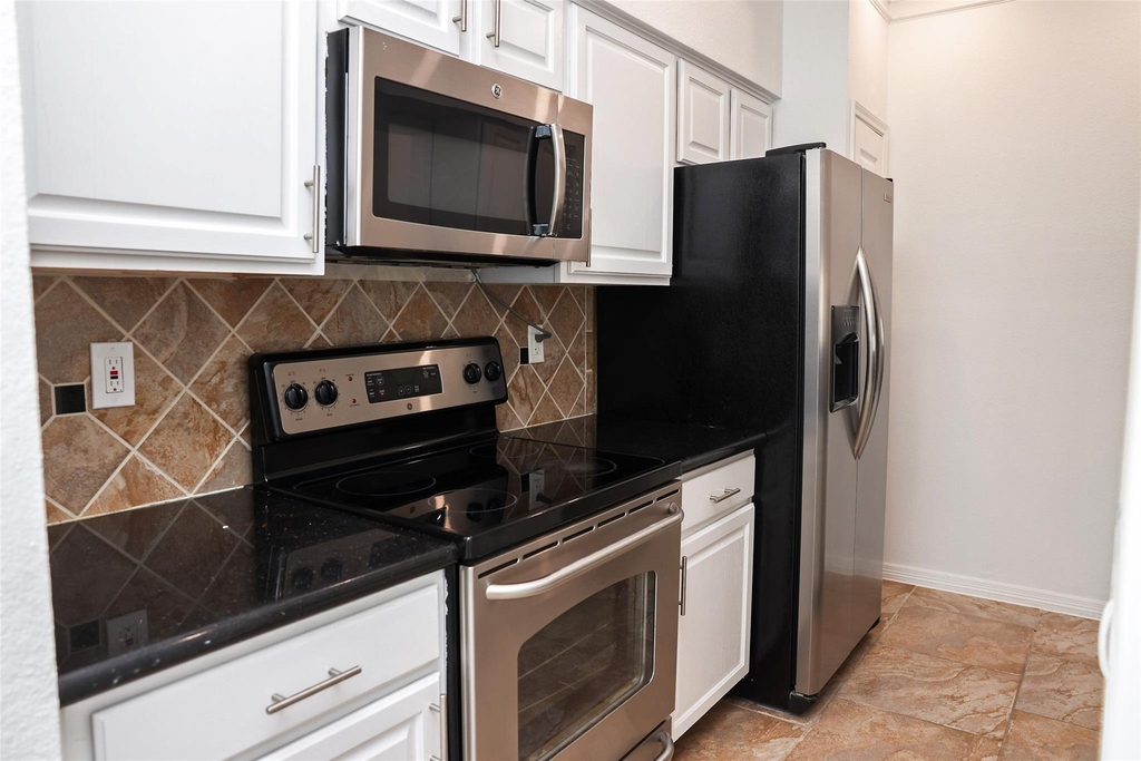 290 Wilcrest Drive - Photo 7