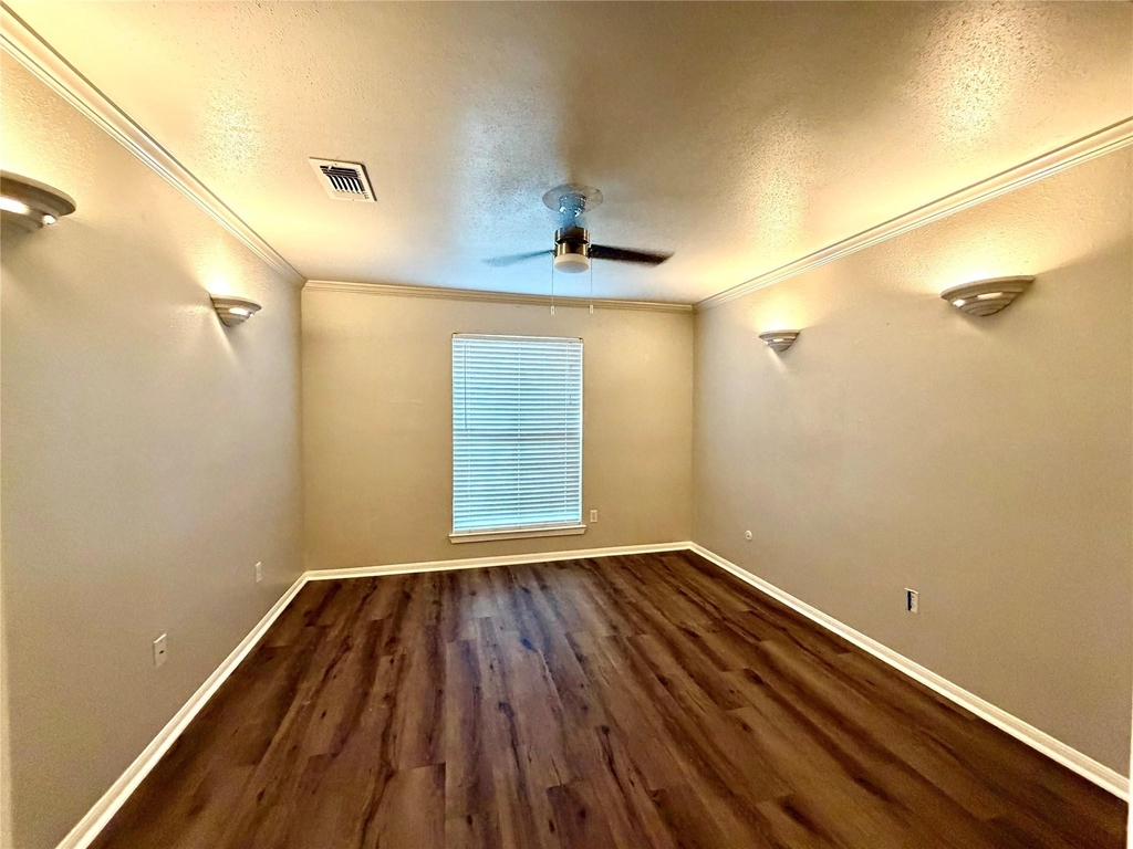 8801 Hammerly Boulevard - Photo 5