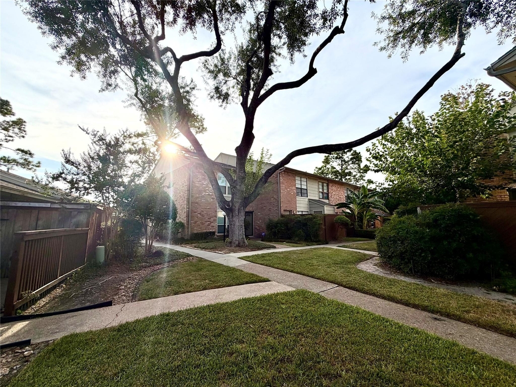 8801 Hammerly Boulevard - Photo 14