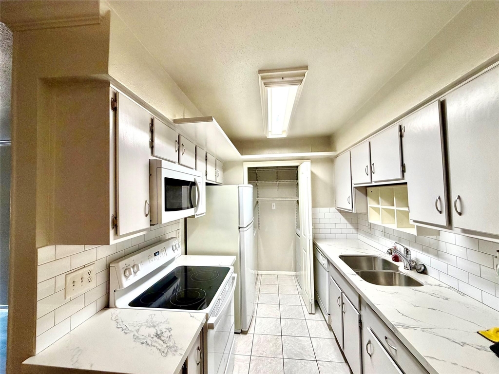 8801 Hammerly Boulevard - Photo 4