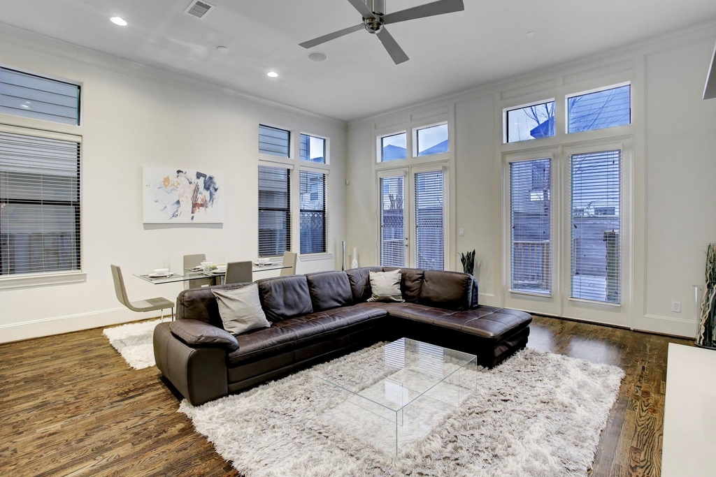 5506 Darling Street - Photo 6