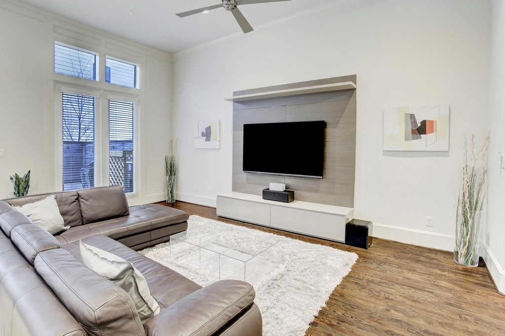 5506 Darling Street - Photo 7
