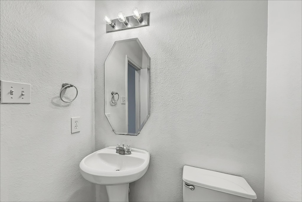 1631 Laura Anne Drive - Photo 10