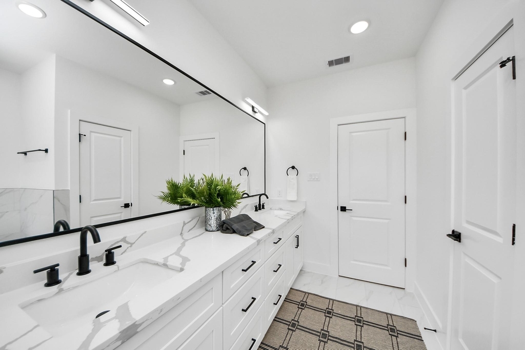2434 Harrington Street - Photo 26