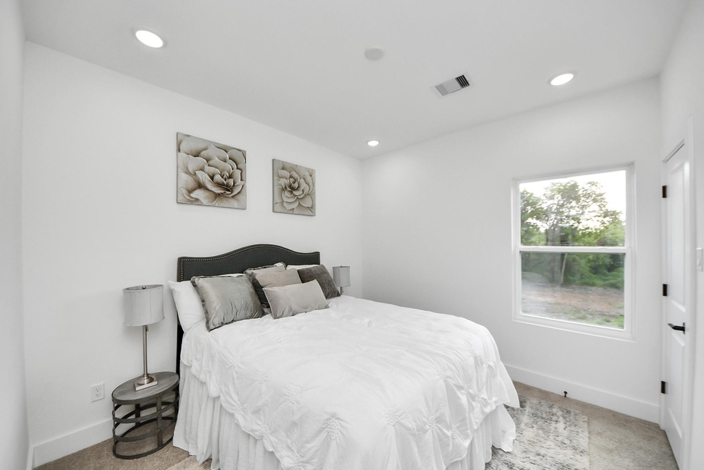 2434 Harrington Street - Photo 33