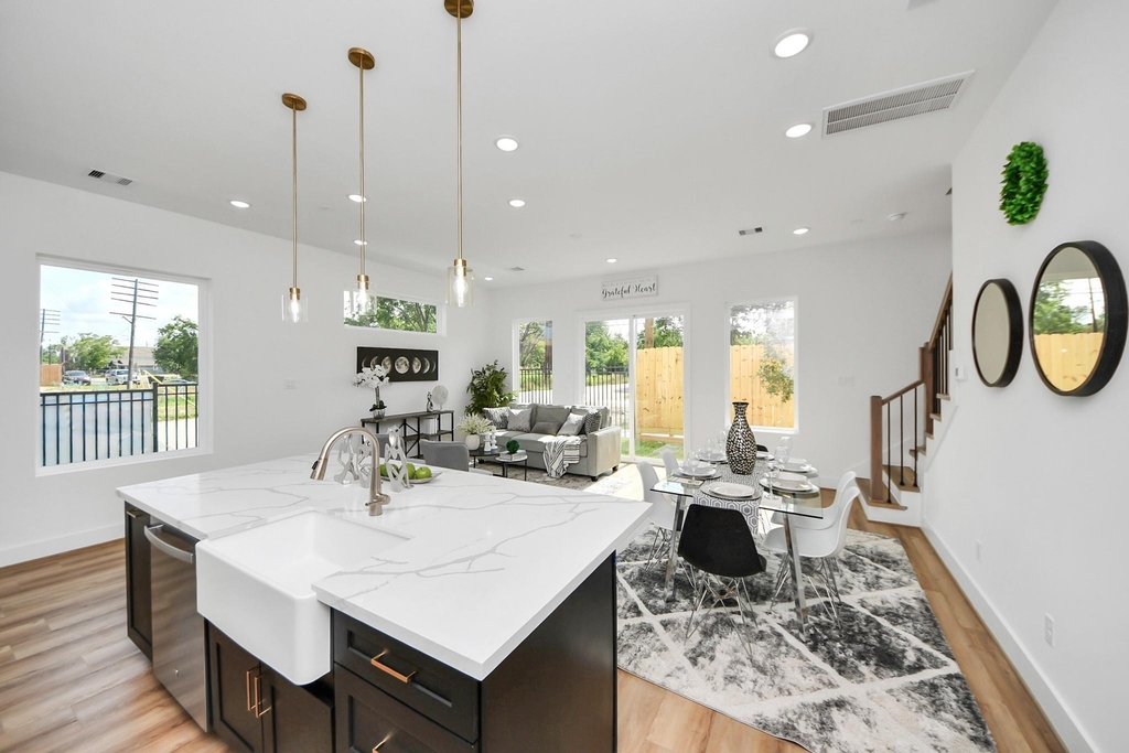 2434 Harrington Street - Photo 10