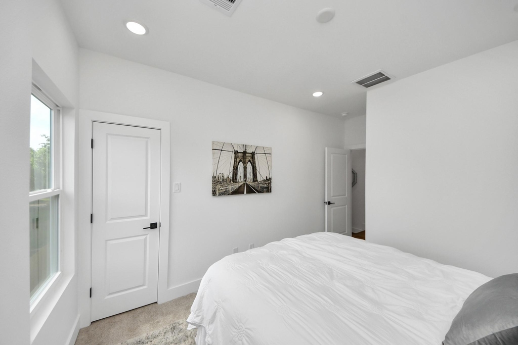 2434 Harrington Street - Photo 34