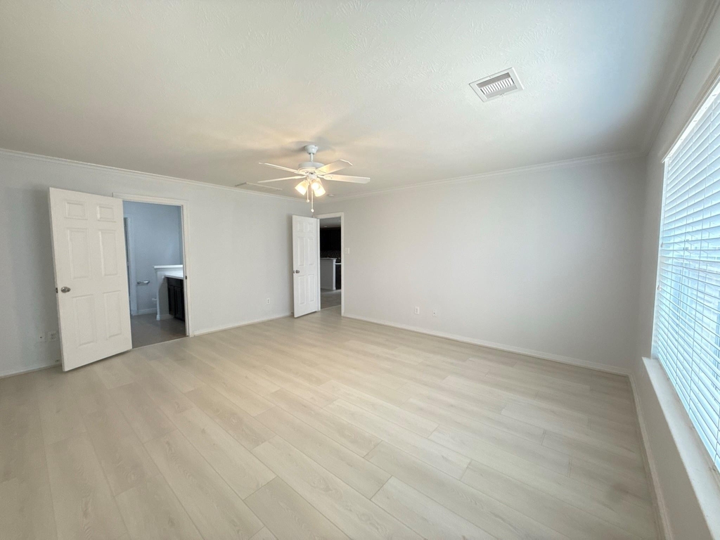 4127 Longmont Hills - Photo 13