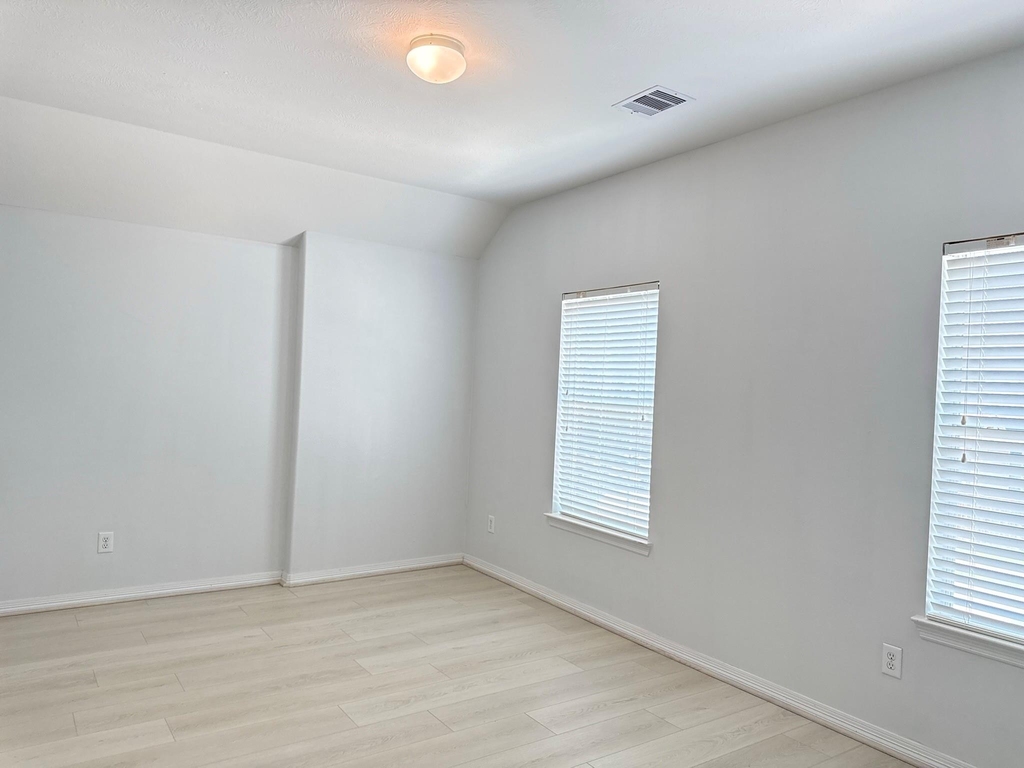 4127 Longmont Hills - Photo 16