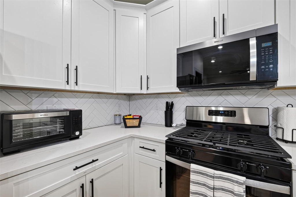 712 Delano Street - Photo 10