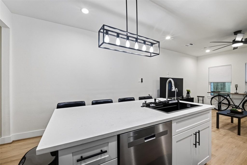 712 Delano Street - Photo 17