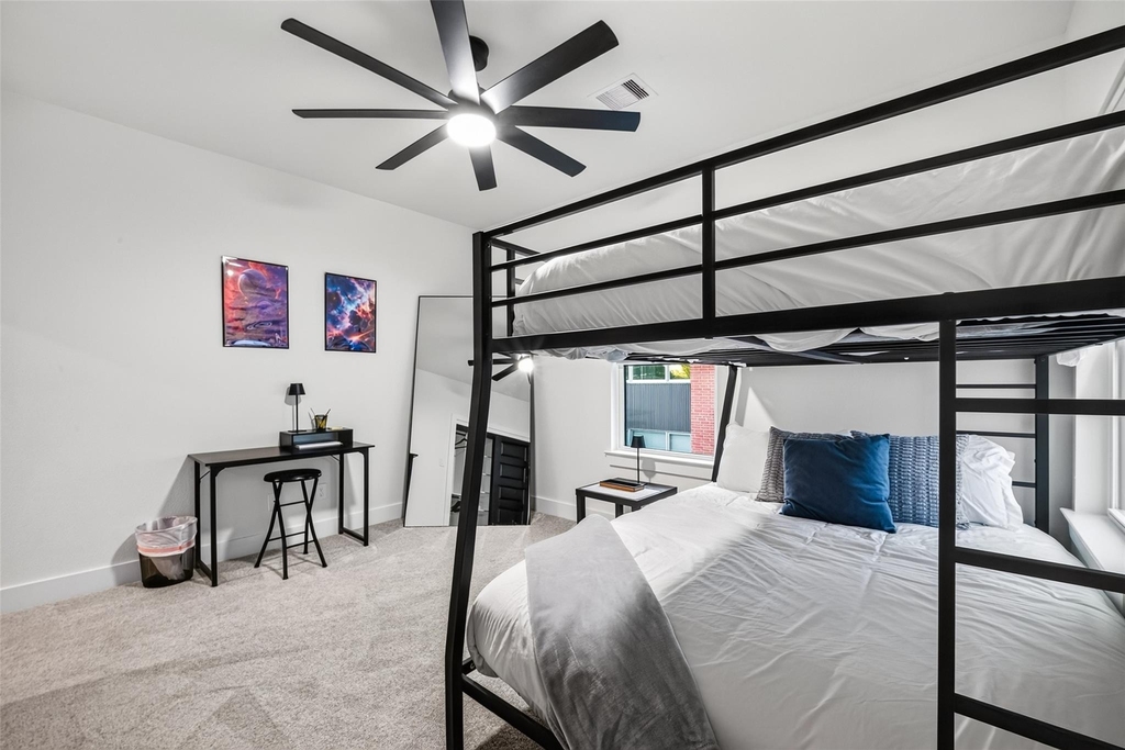 712 Delano Street - Photo 33