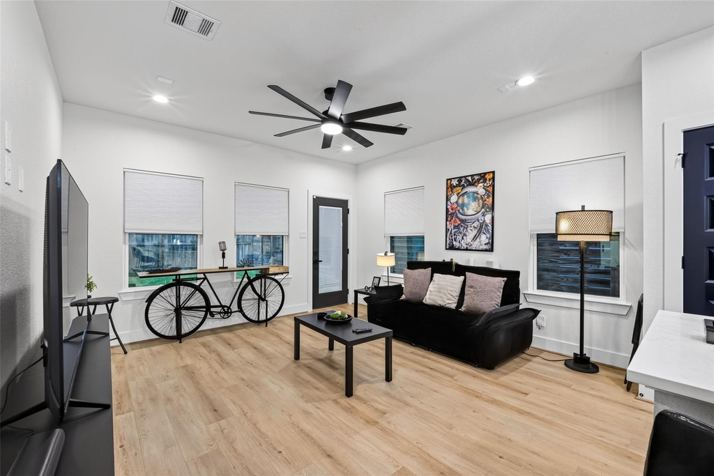 712 Delano Street - Photo 19
