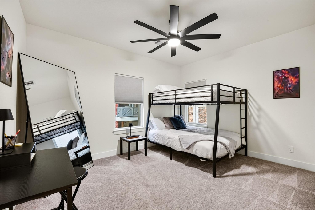 712 Delano Street - Photo 32